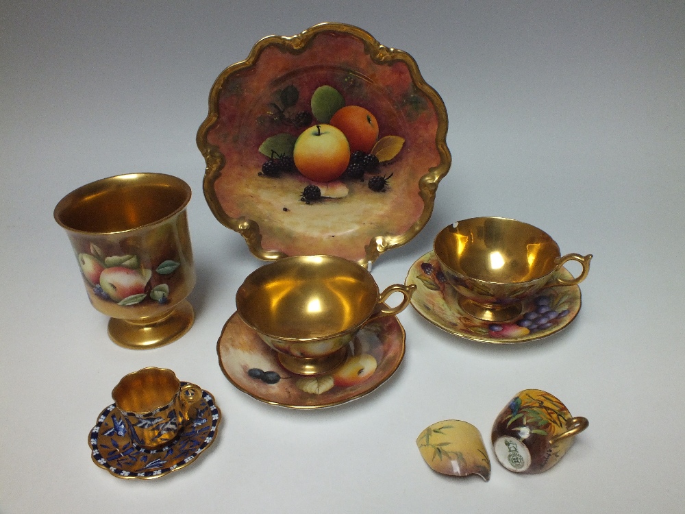 A COLLECTION OF COALPORT CHINA WITH HAND PAINTED 'ORCHARD FRUITS' DECORATION, to include a