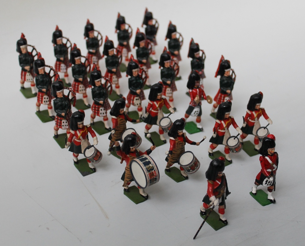 A COLLECTION OF BRITAINS METAL SOLDIERS, depicting the Black Watch marching band (approx 26) - Image 3 of 5