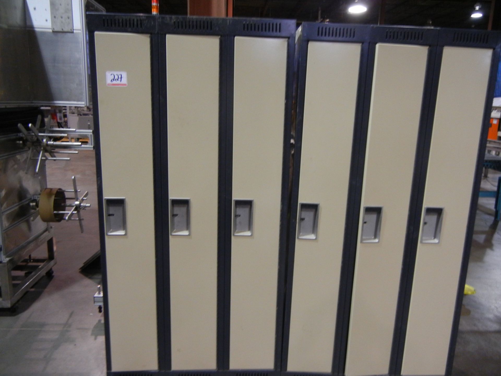 LOT - EMPLOYEE LOCKERS