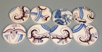 Konvolut von 14 runden Kacheln, Niederlande 19. Jhd.  Keramik, meist ornamentale Malerei unter