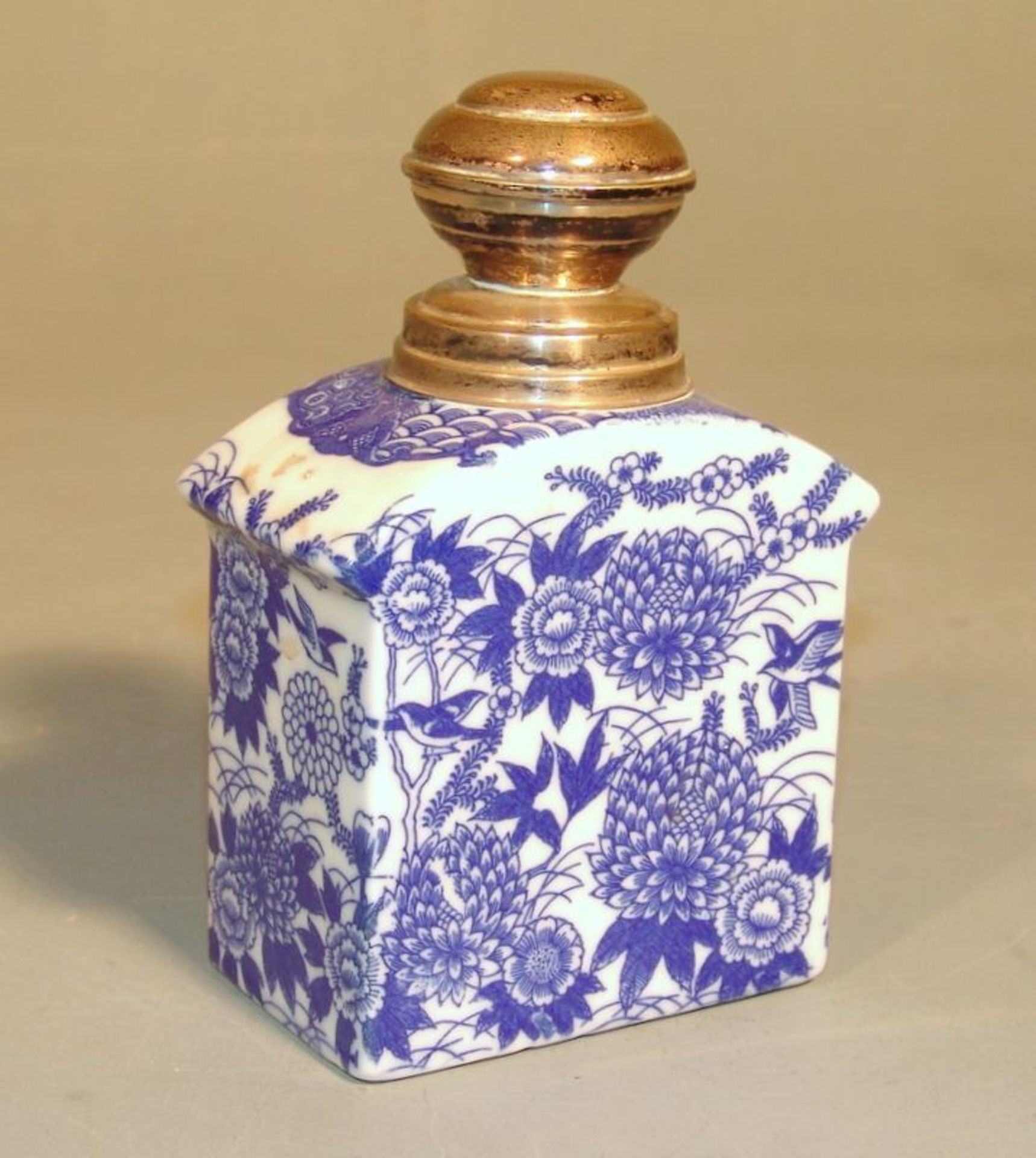 Teedose mit Unterglasurblauem Dekor und Silbermontage  holländische Silberbeschau für 800er