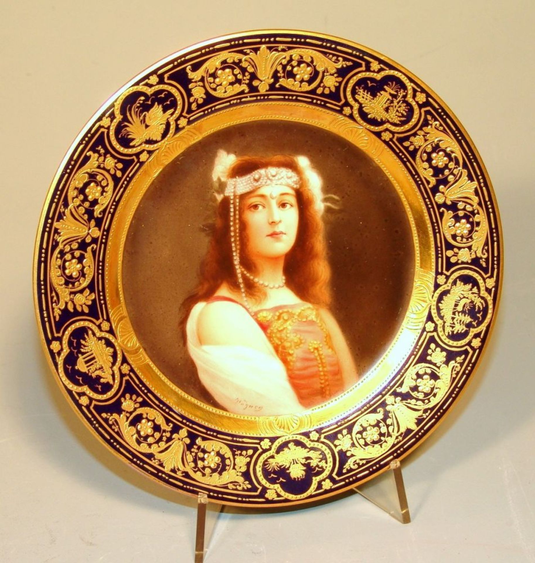 Hutschenreuter Porzellan: kleiner Prunkteller, "Cleopatra", Hausmalerei von R. Wehsener, Dresden