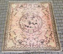 antiker chinesischer Teppich mit Fo-Hunden, 19. Jhd.Manchester-Wolle auf Wolle, auf matt-rosa Fond