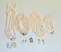 4 Perlenketten Zuchtperlen bzw. Akoyaperlen 333 Schließen4 Perlenketten (3 x 333 Goldschließe,