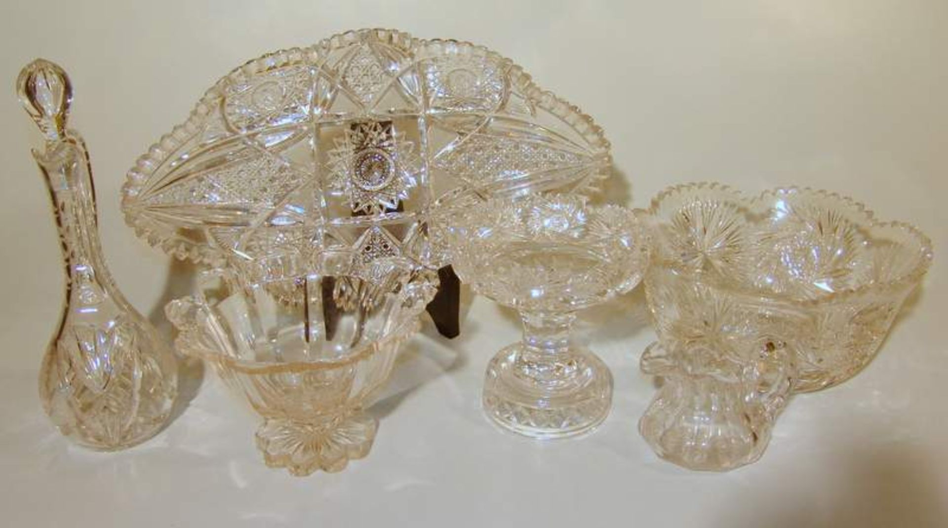 4-teiliges Konvolut Bleikristallglas, Böhmen, 20 Jhd.bestehend aus einer großen, ovalen Schale mit