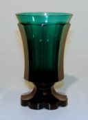 Ranftbecher, Biedermeier, 19. Jhd.dunkel-moosgrünes Glas, auf gewelltem Stand Kelch mit breitem