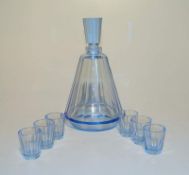 Likör-Set, Art Deco, um 1920bläulich-transparentes Glas, konische Form mit Schälschliff, bestehend