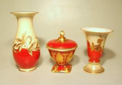 Porzellanmanufaktur August Roloff, Münster (Manufakturmarke aufglasur nach 1945): 4 Vasen mit