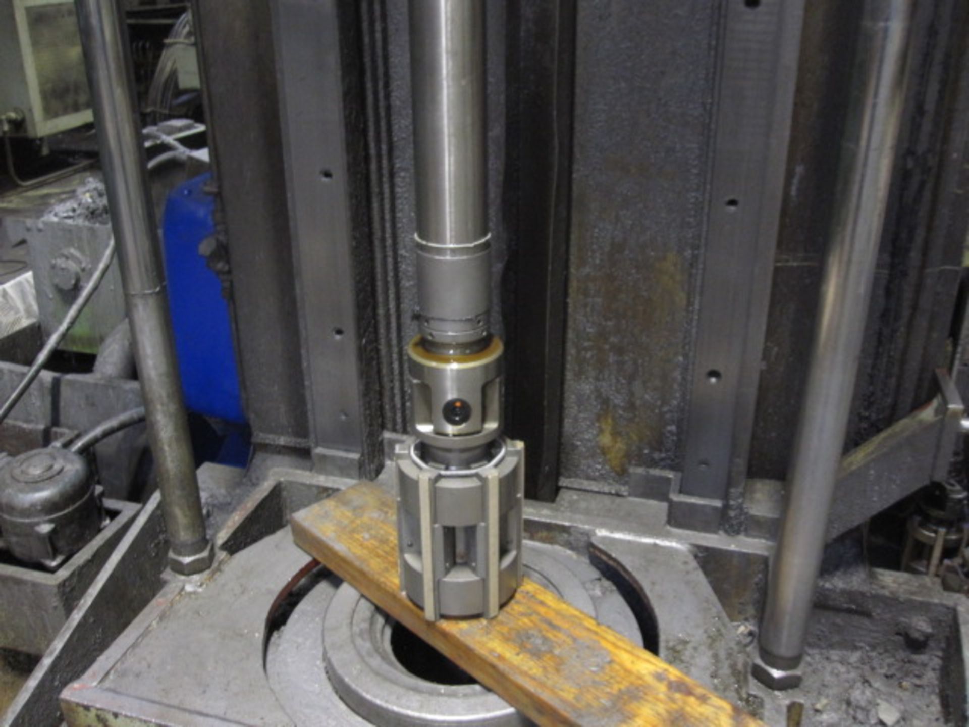 DELAPENA vertical honing machine. Serial No/DOM: (no identity plate found). Capacity: - Image 3 of 3