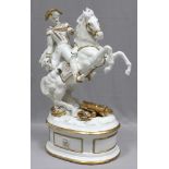 Reserve: 1500 EUR        Große Skulptur "Napoleon hoch zu Ross".  Reiche Goldstaffage und