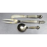 Buttermesser, Löffel und Fleischgabel, Georg Jensen.925/000 Sterlingsilber, 114 g. Besteckserie "