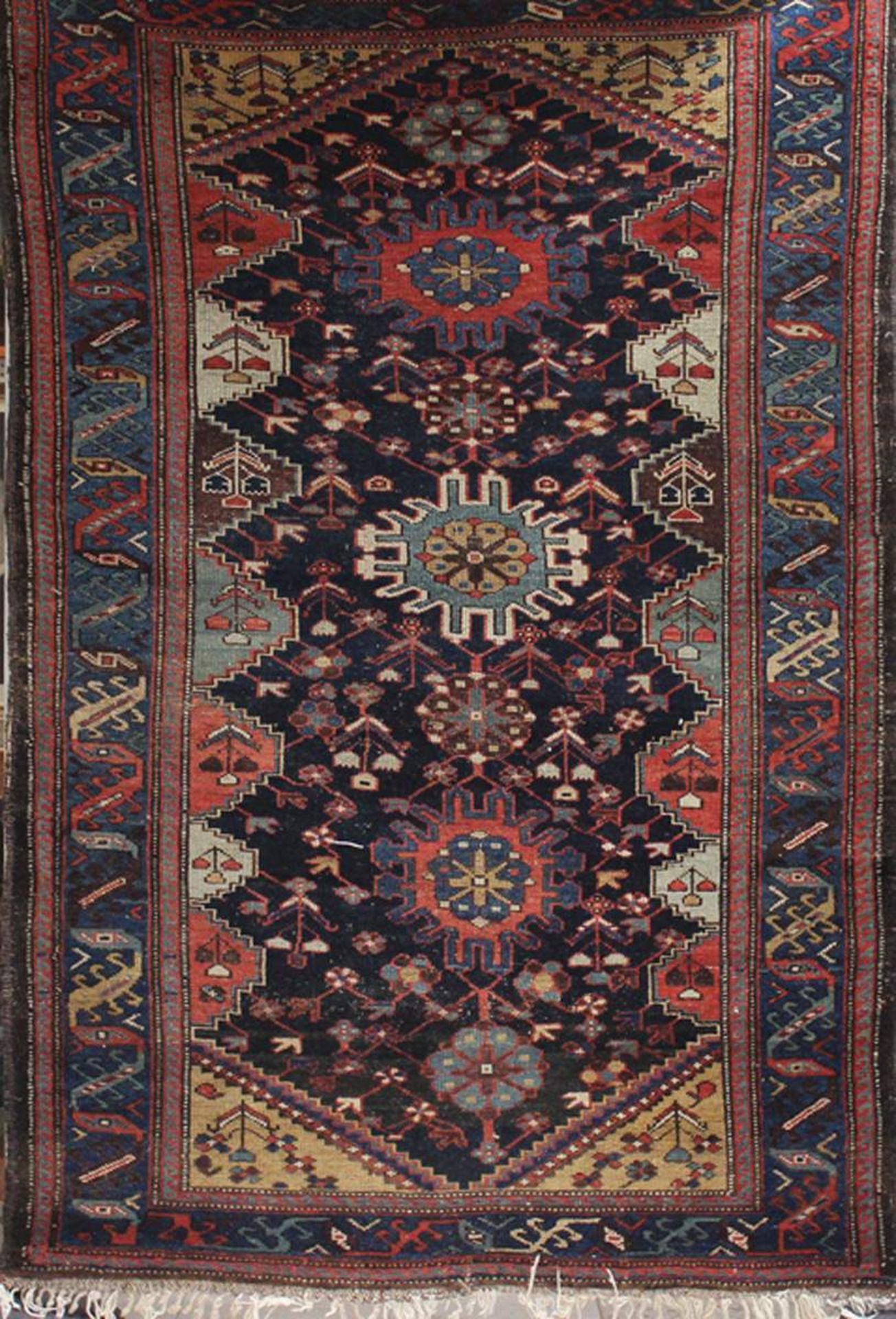 Bergama, wohl (um 1900), ca. 195x 127 cm.EHZ 4.Mindestpreis: 100 EUR