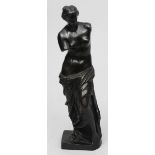 Unbekannter Künstler (um 1900)Venus von Milo, nach der Antike. Bronze mit schwarz-brauner Patina. H.