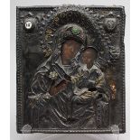 Russische Ikone mit Silberoklad, 19. Jh.Gottesmutter mit Kind. Tempera/Holztafel mit zwei