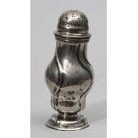 Barocker Zuckerstreuer.12 Lot Silber, 258 g. Balusterform, godronierte Wandung. Gedellt,