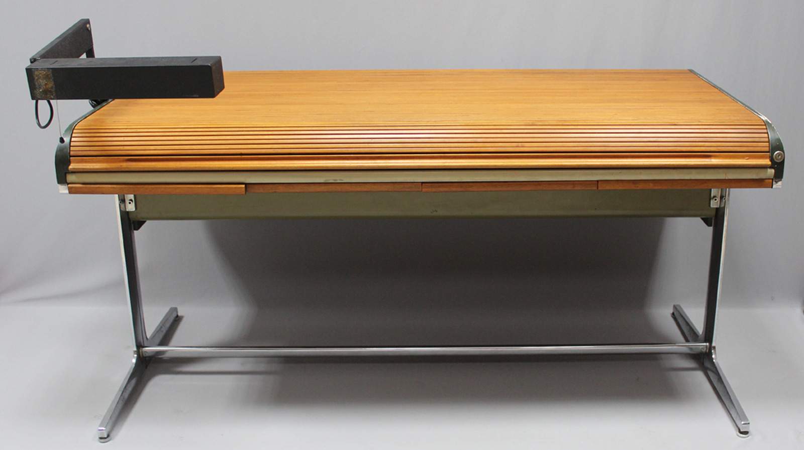 Nelson, George (1908-1986)Schreibtisch Rolltop "Drafting Desk", aus der "Action Office Serie".