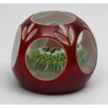 Paperweight.Farbloses Glas mit weißem und rotem Milchglasüberfang, Kerb- und so genannter "