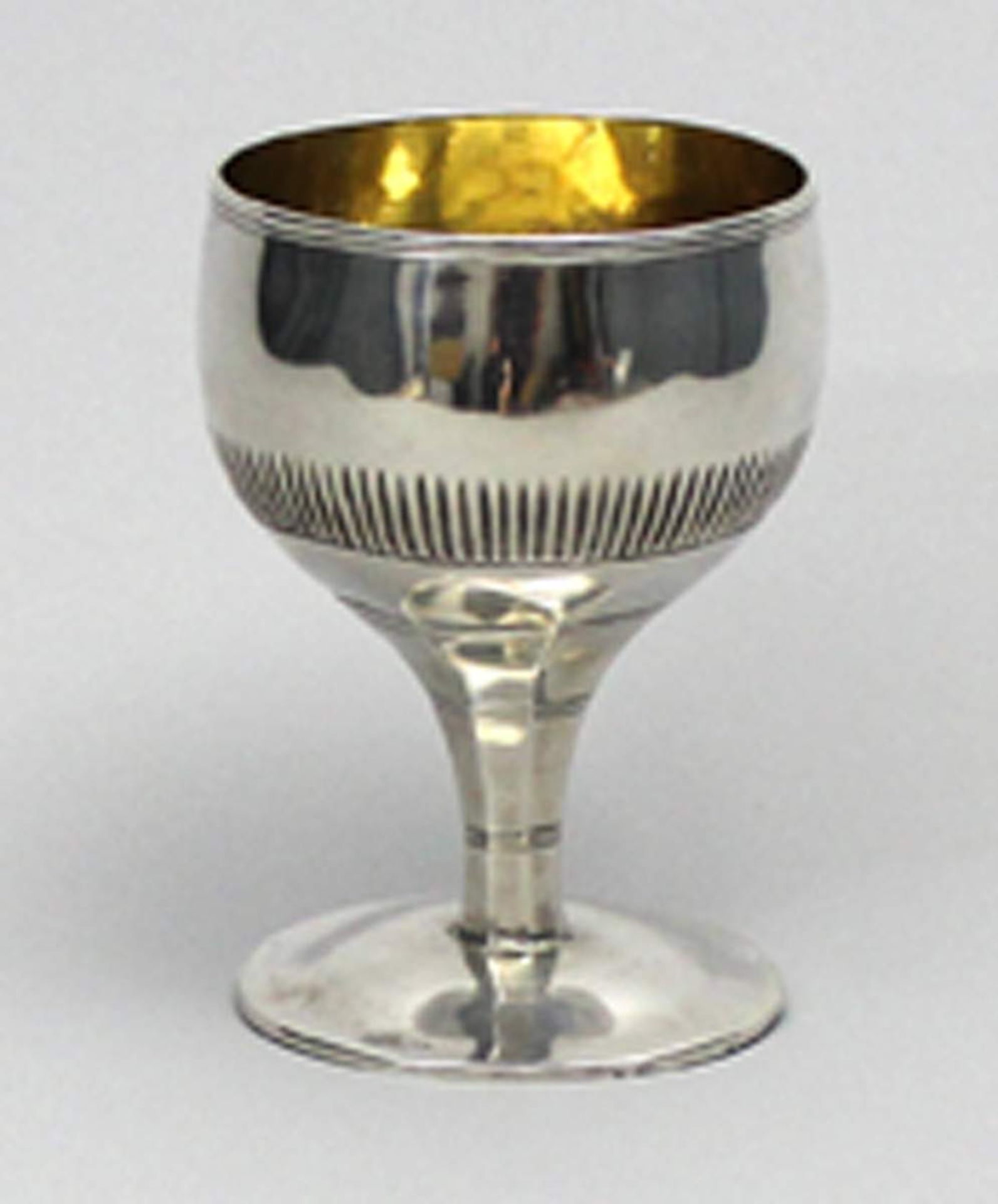 Klassizistischer Römer, Nürnberg.Lötiges Silber, 170 g, Innenvergoldung. Getriebene Kuppa und - Bild 2 aus 2