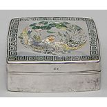 Kaiserliche Silberdose des Tennos Meiji.925/000 Sterlingsilber, brutto 358 g. Quadratisch mit