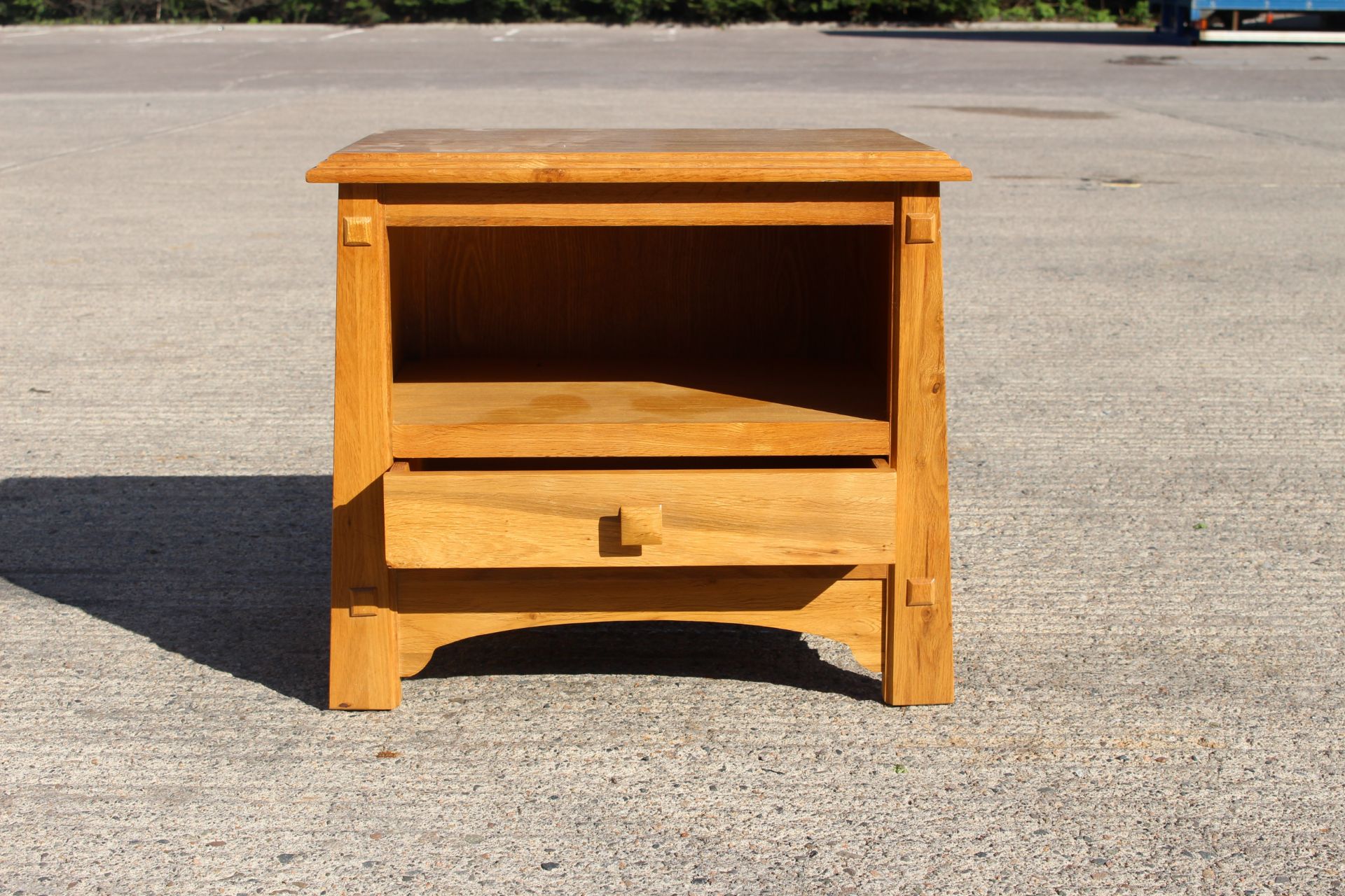 Soild  Flat oak tv unit H: 51W:59 D:43