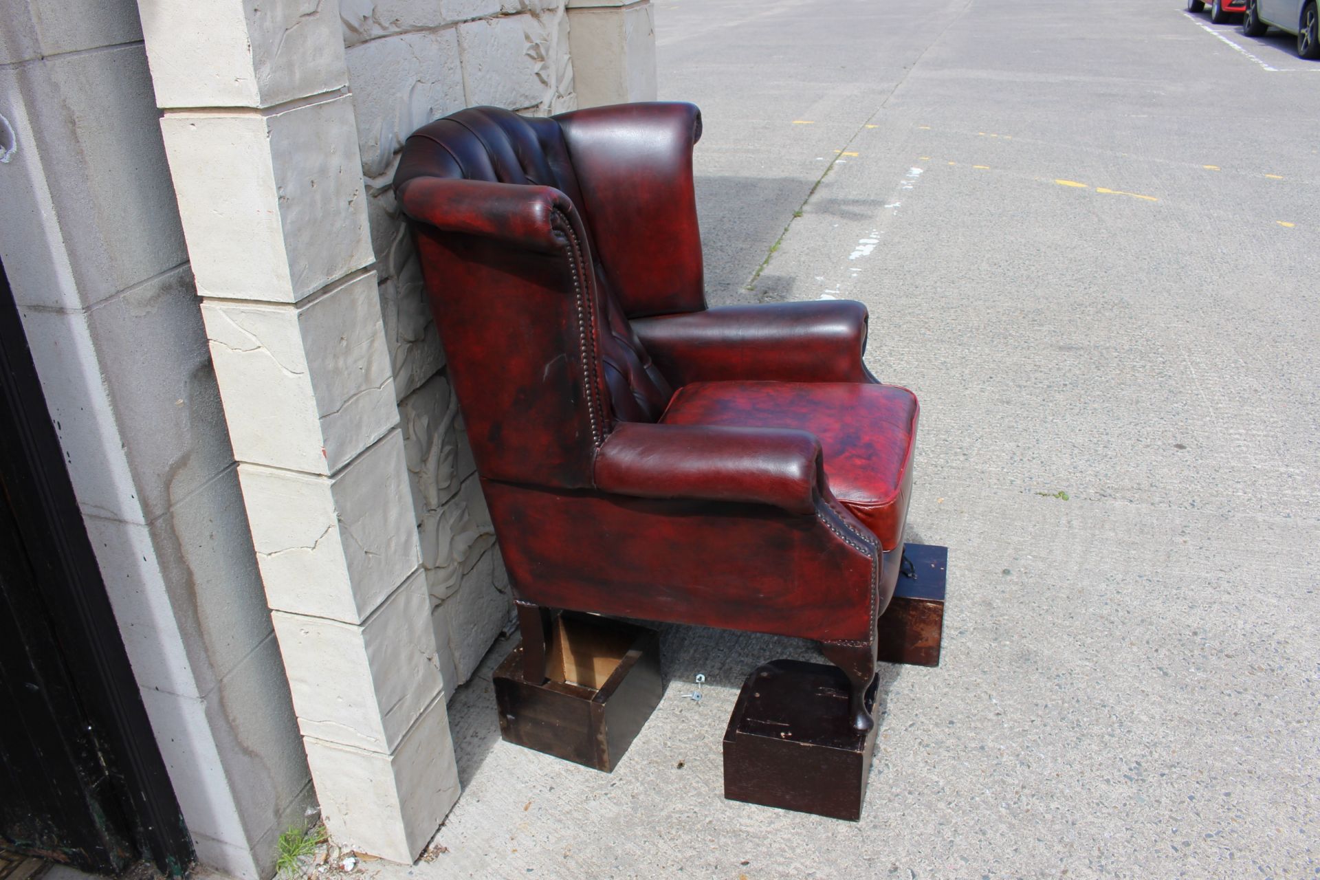 Queen Ann wing button back leather armchair   H:107CM W:91 D:73CM - Image 3 of 4