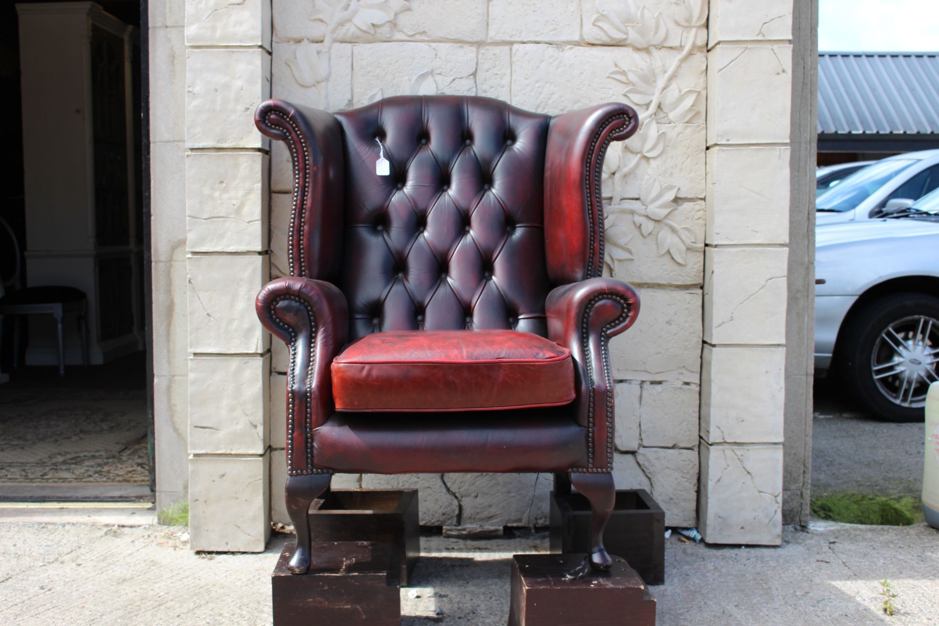 Queen Ann wing button back leather armchair   H:107CM W:91 D:73CM - Image 4 of 4