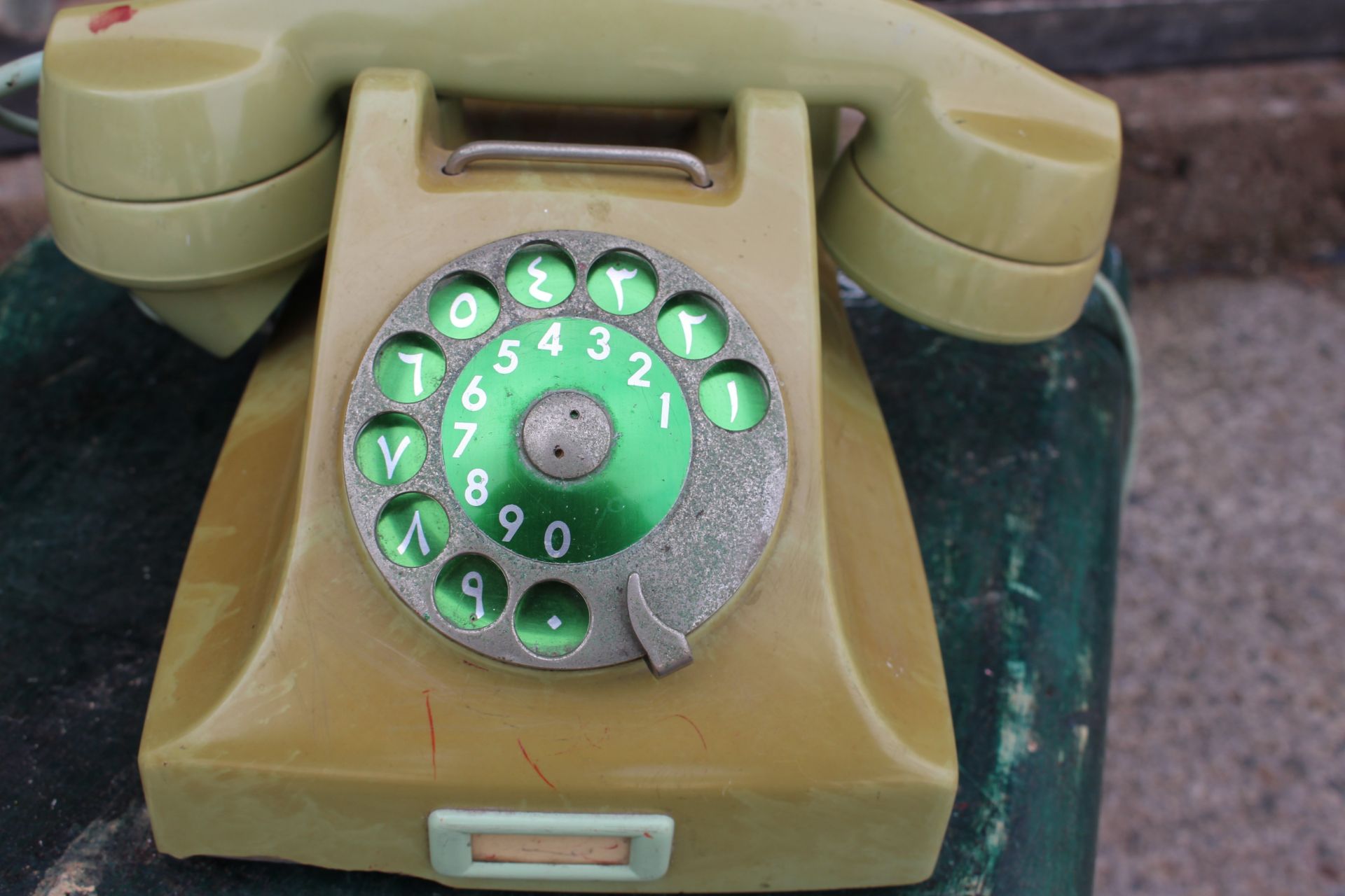 retro telephone