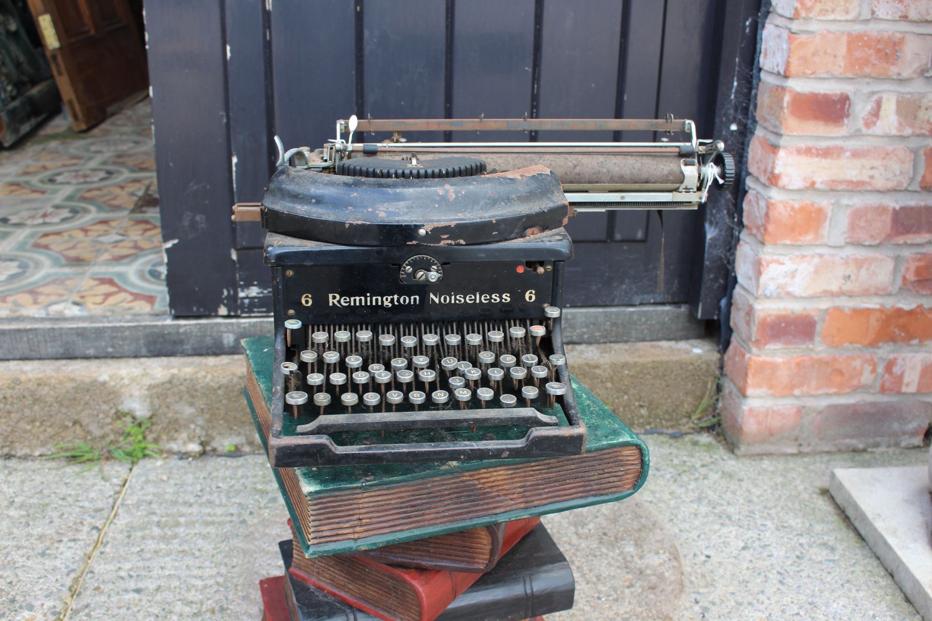 Vintage American Remington Noiseless 6 Typewriter