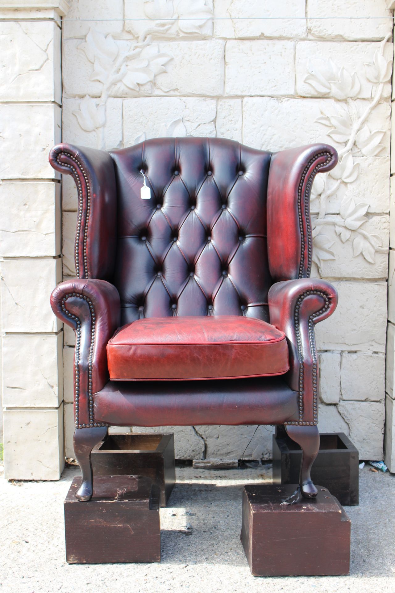 Queen Ann wing button back leather armchair   H:107CM W:91 D:73CM