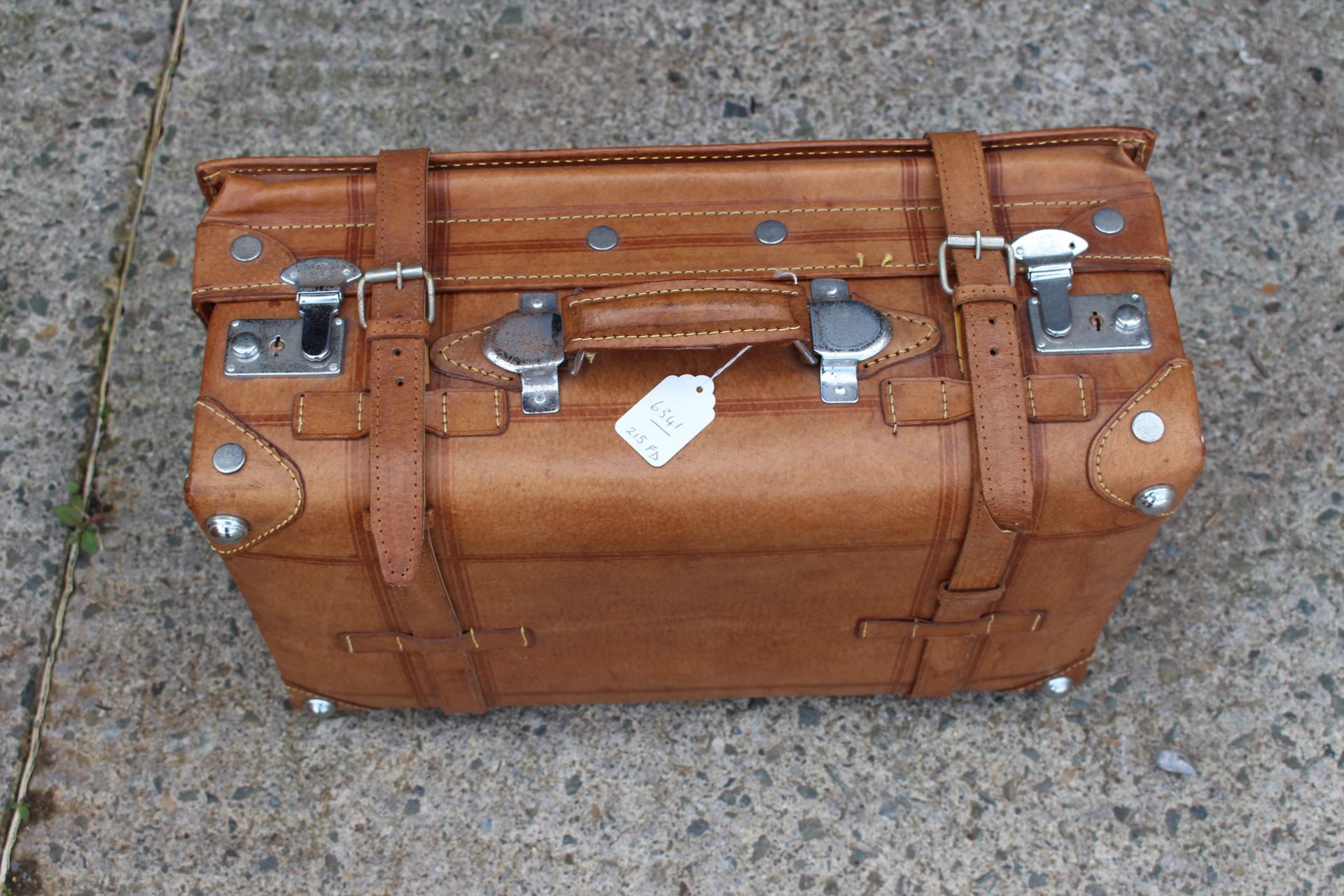 leather tan suitcase      H:43CM W:31CM