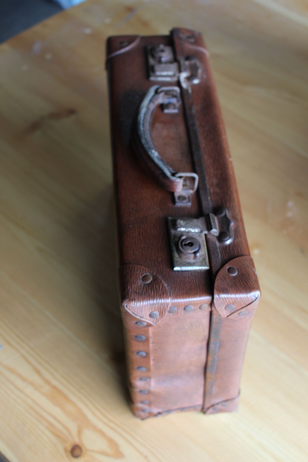 brown leather suitcase - Image 2 of 2