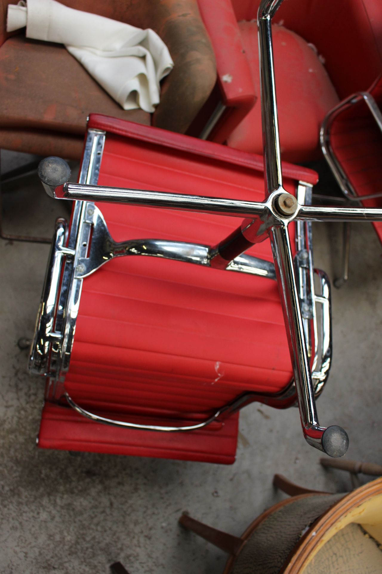 pair vintage red italian swivel armchairs                 H:83 W:57 D:53 - Image 5 of 5