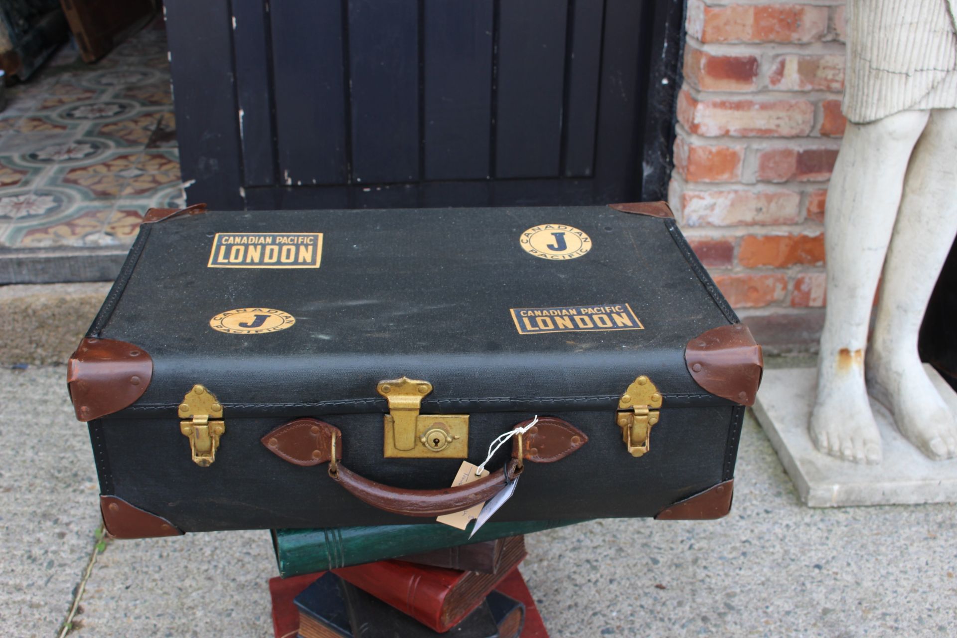 black tan suitcases - Image 3 of 3