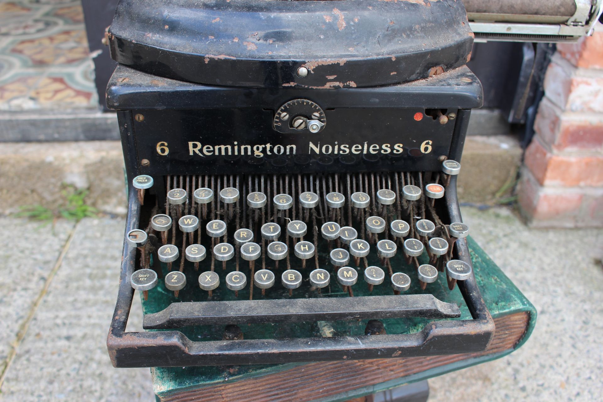 Vintage American Remington Noiseless 6 Typewriter - Image 2 of 5