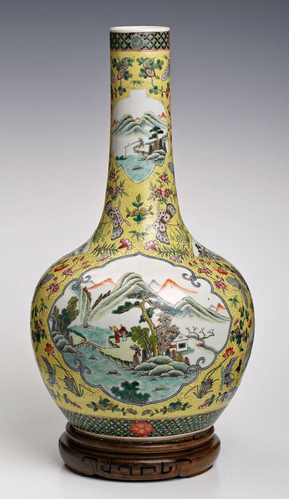 Vase, Famille Jaune, Landschaftsmalerei m. Figurenstaffage, China K'ang-hsi-Stil. Porzellan m.