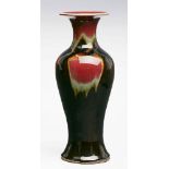 Vase mit Flambé-Glasur, China Anf. 19. Jh. Porzellan. Schwarz-braun, Hals u. i. 3 Feldern