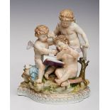 Allegorische Figurengruppe "Die Dichtkunst", Meissen Mitte 19. Jh. Entw.: V.M. Acier. Drei Amoretten
