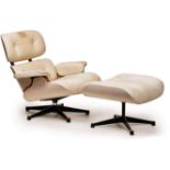 Lounge-Chair mit Ottoman, Entwurf Charlesu. Ray Eames 1956, Ausführung wohl Vitra 80er Jahre. Sitz-,