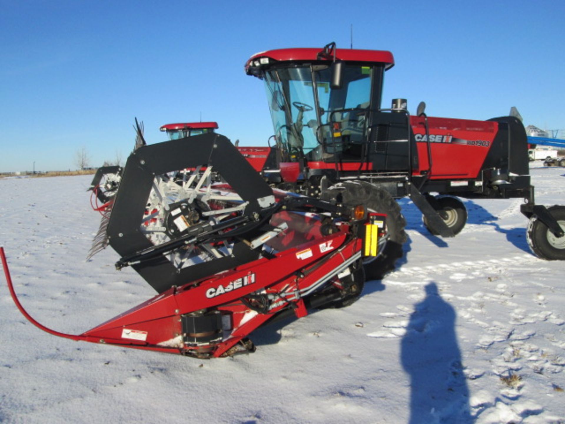 2010 Case IH WD 1903 c/w 30' DH 302 header, 567 hrs, c/w UII PU reel, fore & aft, dbl knife, 21L- - Image 3 of 15