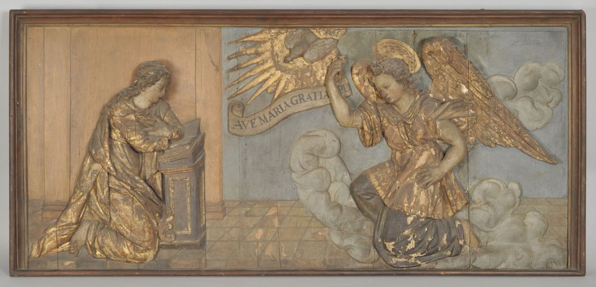 Verkündigungsszene, süddeutsch/Italien, 16. Jh.Relief in Lindenholz, halbplastisch geschnitzt,