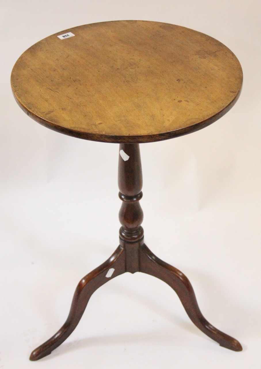 A George III mahogany circular occasional table