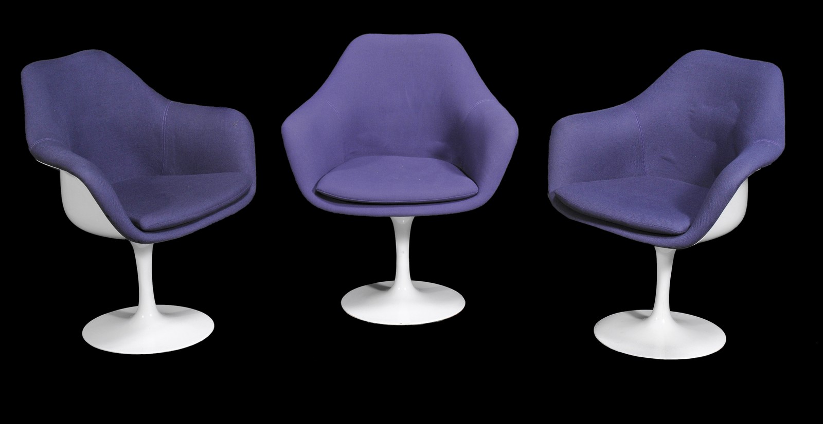 A set of six upholstered white coated fibreglass and aluminium Tulip chairs, after a design by - Image 2 of 5