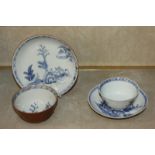 Two Nanking cargo tea bowls and saucers, with original boxes (2)