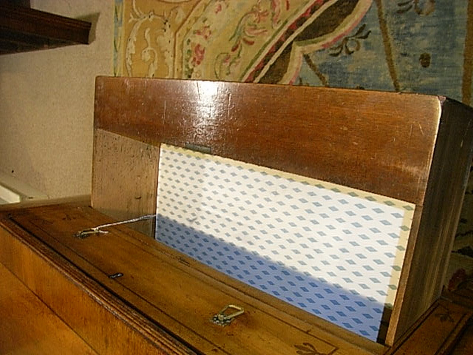 A Regency mahogany & strung inlaid breakfront sideboard, circa 1815, the central drawer and recessed - Image 9 of 9