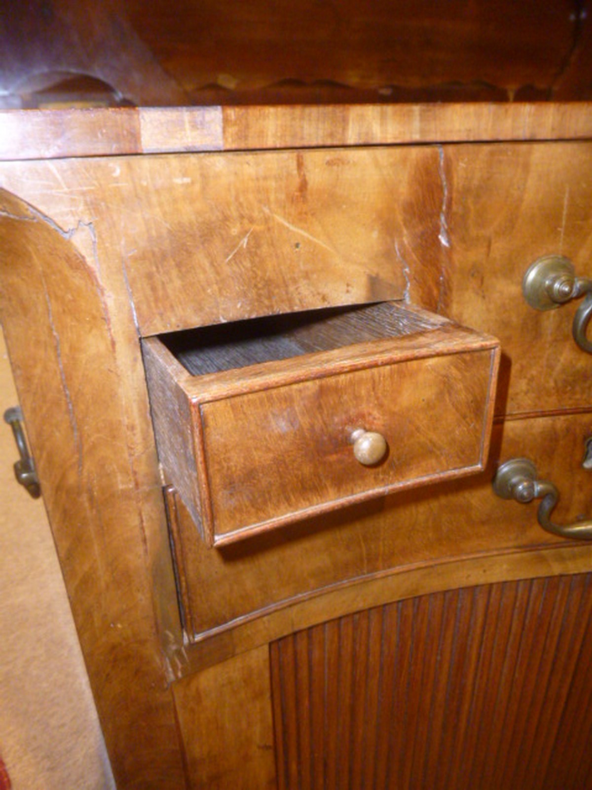 A Continental walnut serpentine fronted serving or dressing chest, late 18th/ early 19th century, - Image 9 of 11