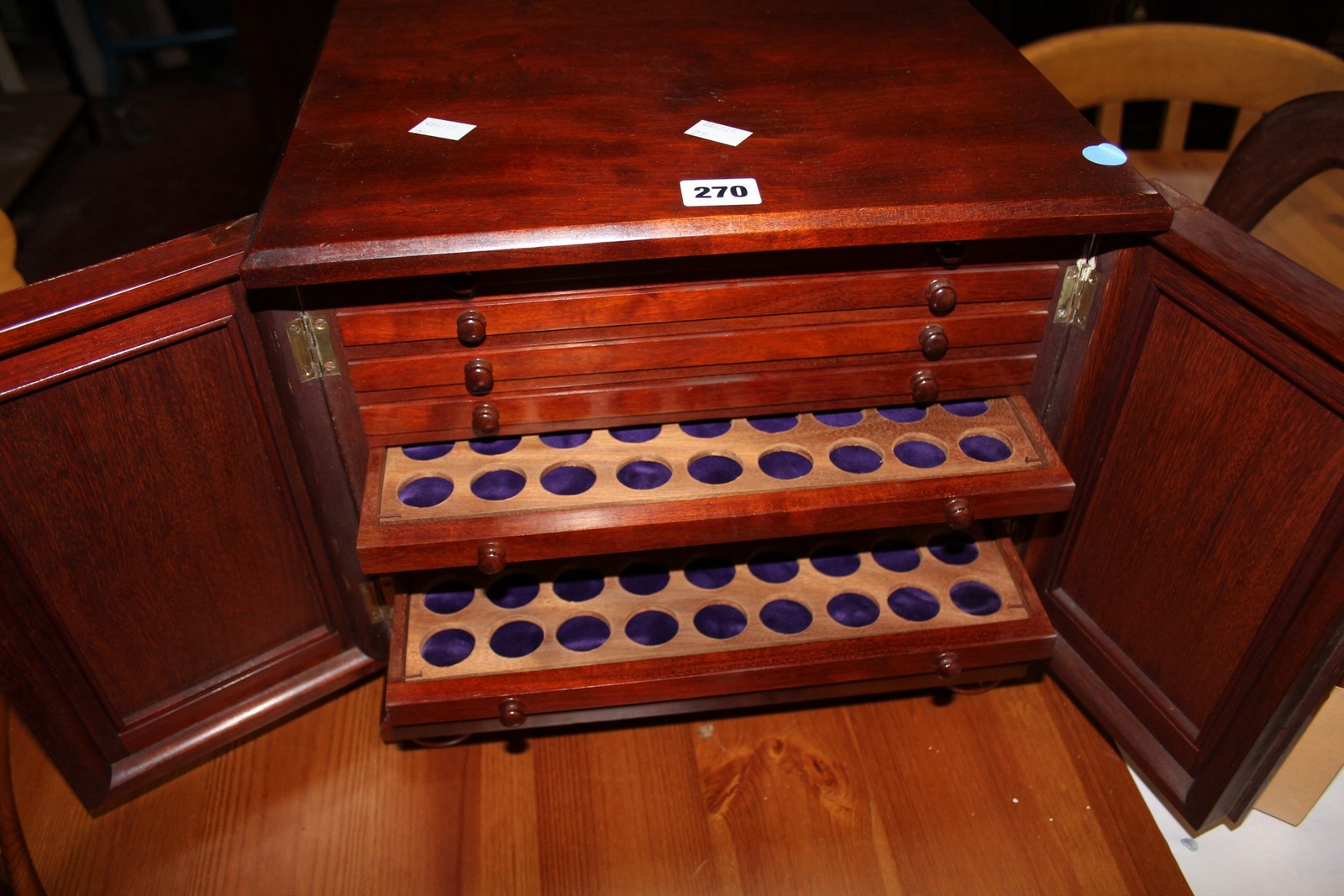 A mahogany table collectors cabinet fitted with drawers 33cm high, 38cm wide - Bild 2 aus 2