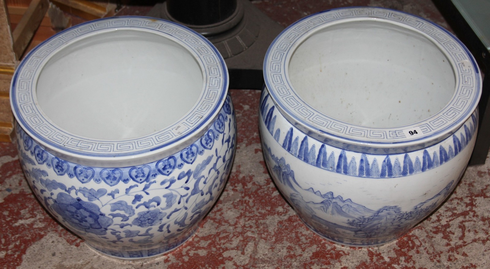 A pair of large Chinese blue and white jardinières, 40cm in diameter -2