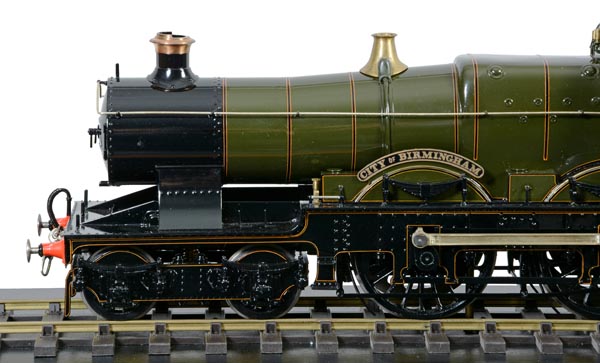 A very fine Gauge 1 model of a 4-4-0 tender locomotive No.3711 ‘City of Birmingham’, scratch built - Image 3 of 4