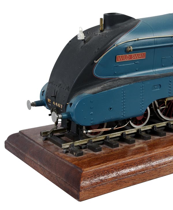 A scratch built model of an L.N.E.R. A4 Streamline locomotive No.4467 ‘Wild Swan’, built in 7mm - Image 2 of 2