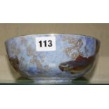 An early 20th Century lustre bowl decorated with fish, 18.5cm in diameter
